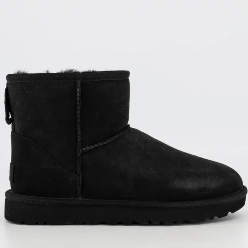 UGG  Classic Mini II *